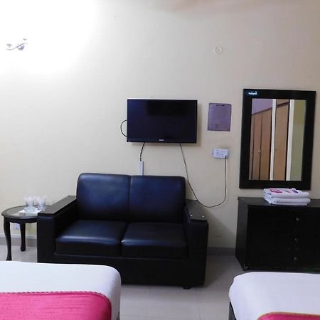 Hotel Tourist Inn Lahore Exterior photo
