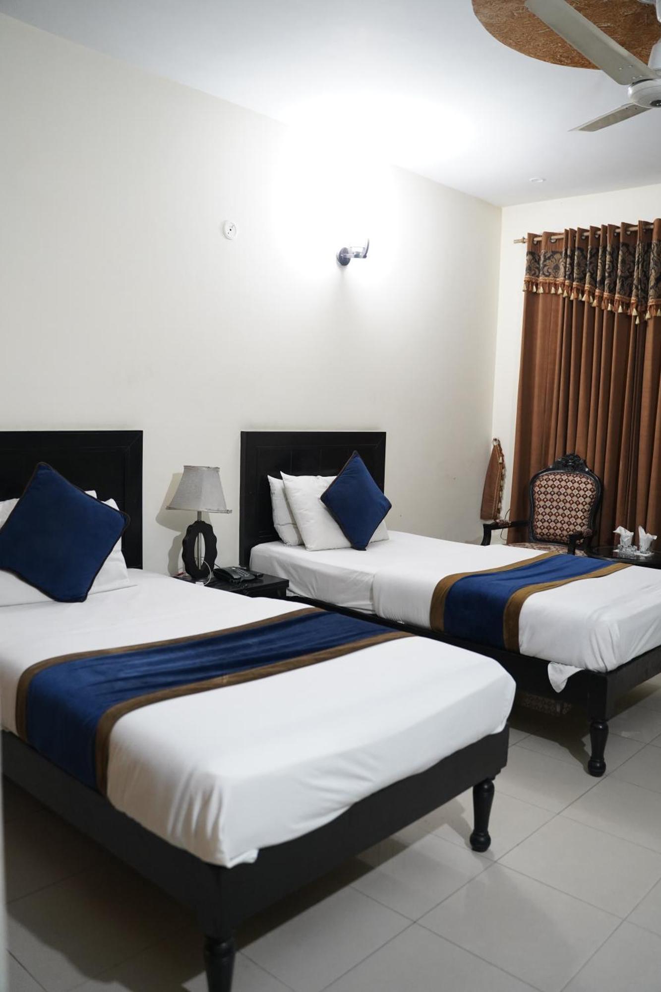 Hotel Tourist Inn Lahore Exterior photo