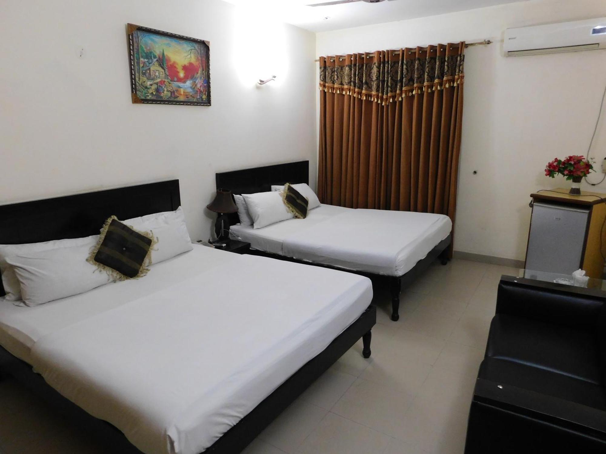 Hotel Tourist Inn Lahore Exterior photo