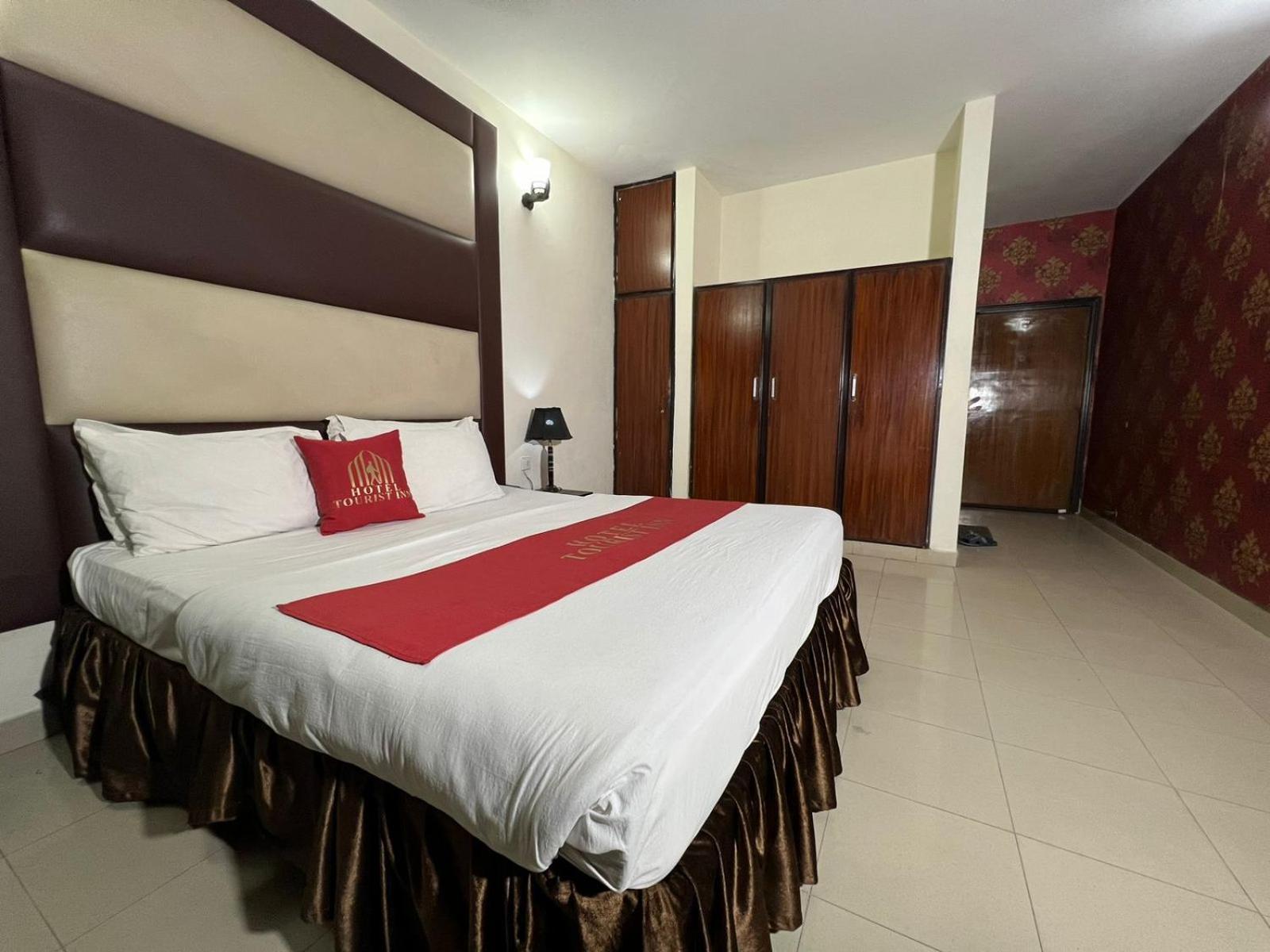Hotel Tourist Inn Lahore Exterior photo