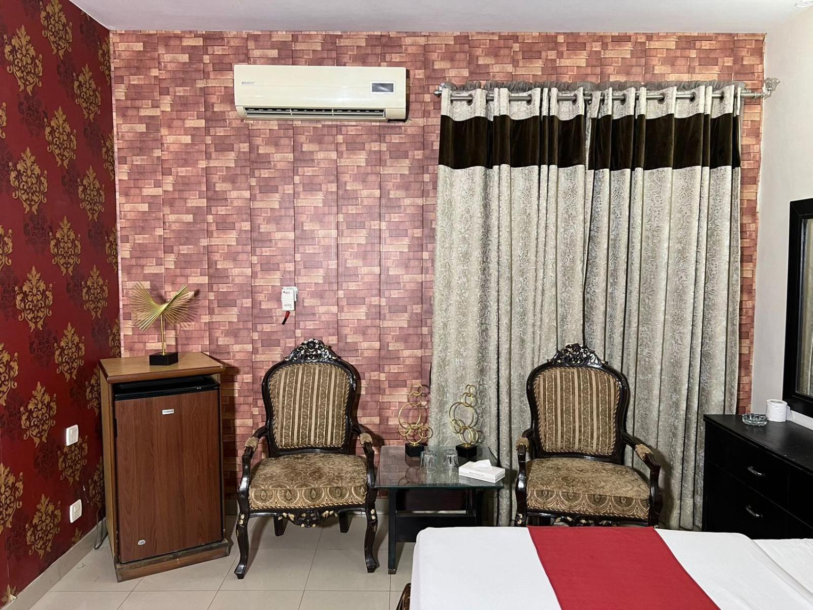 Hotel Tourist Inn Lahore Exterior photo
